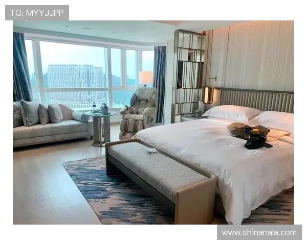 探索澳門新濠天地酒店的奢华客房与尊贵设施全攻略